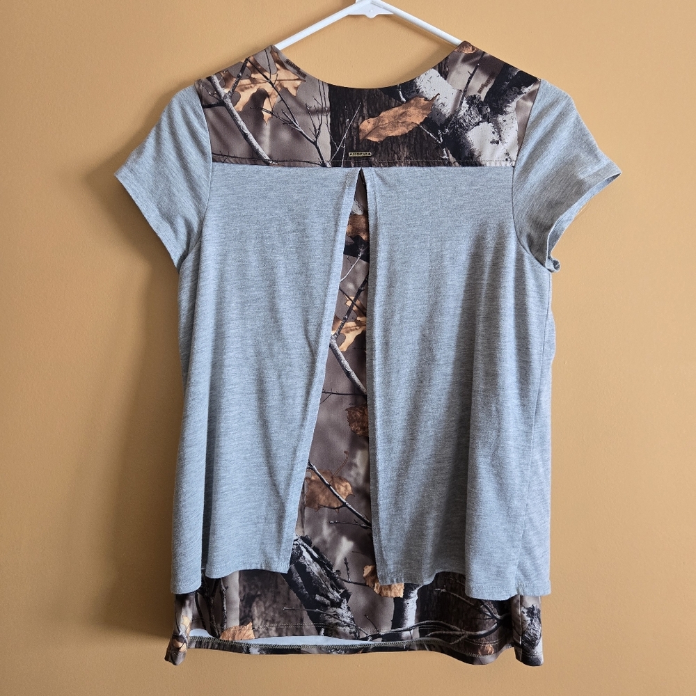 Legendary Camouflage Accent Split Back Top PTP=17"